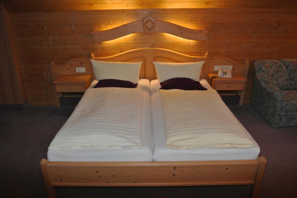 Hotel Gruberhof Innsbruck Igls B&B Room photo
